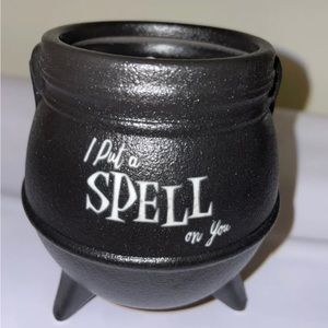 Disney Hocus Pocus Cauldron Candle New Black Orange Color Soy Wax Ukonic 4"